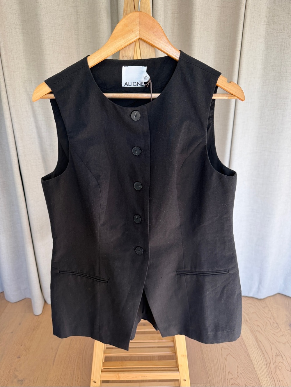 ALIGNE Black Tailored Sleeveless Vest